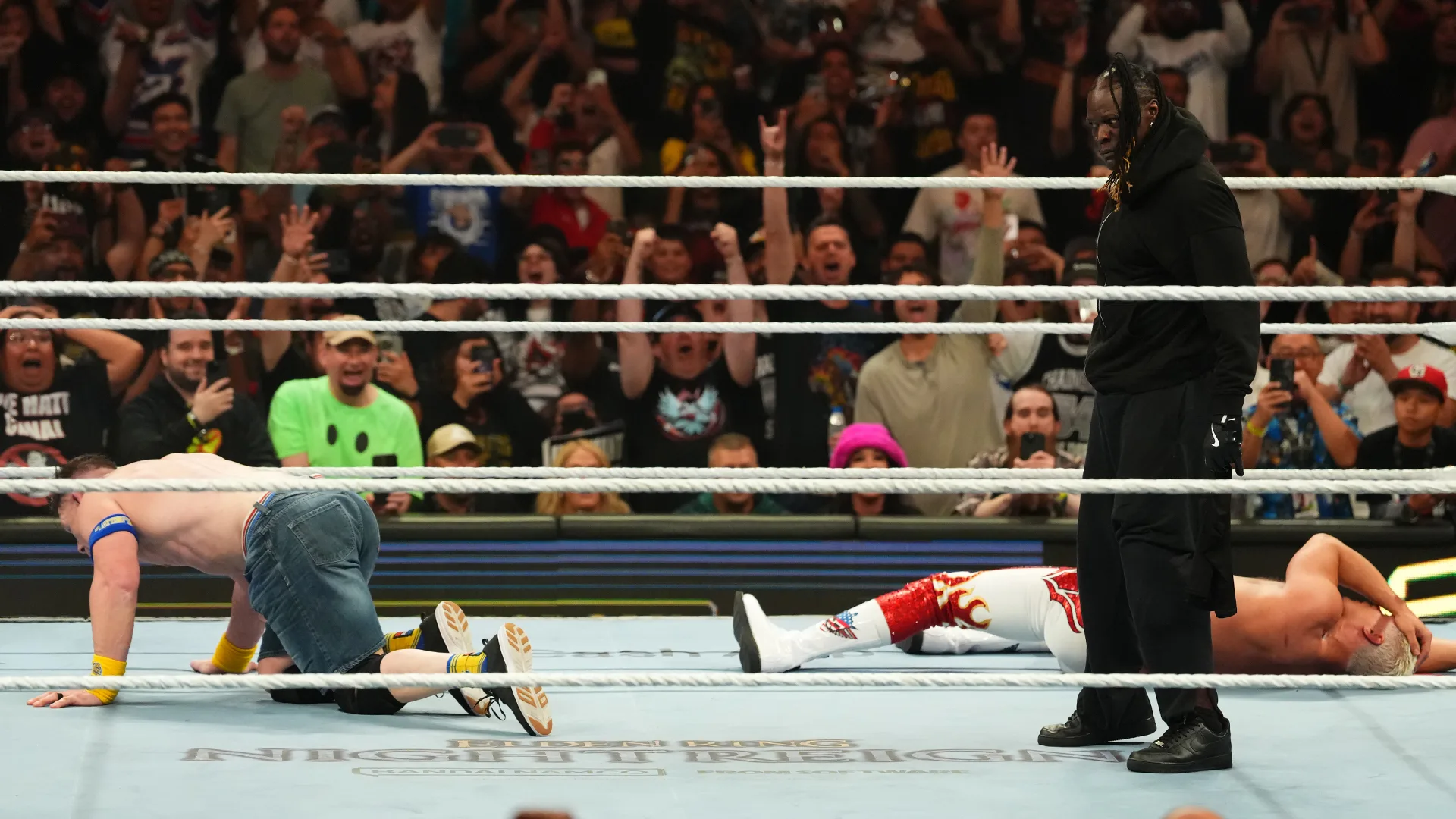 R-Truth atacou John Cena no MITB