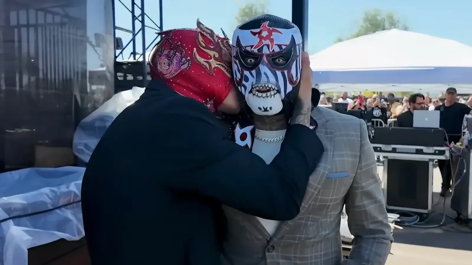 Penta quer encerrar carreira em duelo de máscaras com Rey Fenix