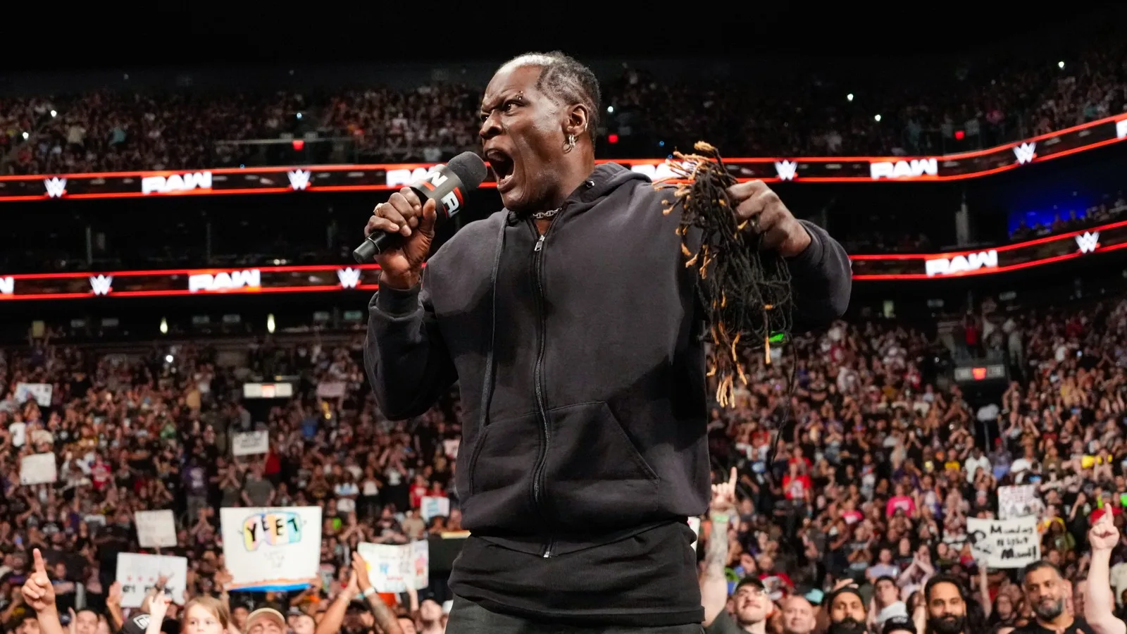 Ron Killings manda recado para Triple H e Nick Khan após retorno à WWE
