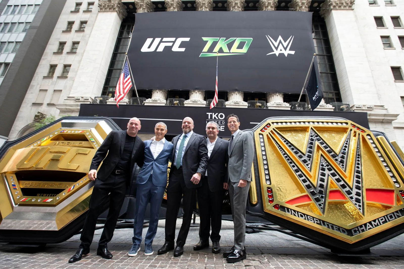 Lutador do UFC negociando contrato com a WWE