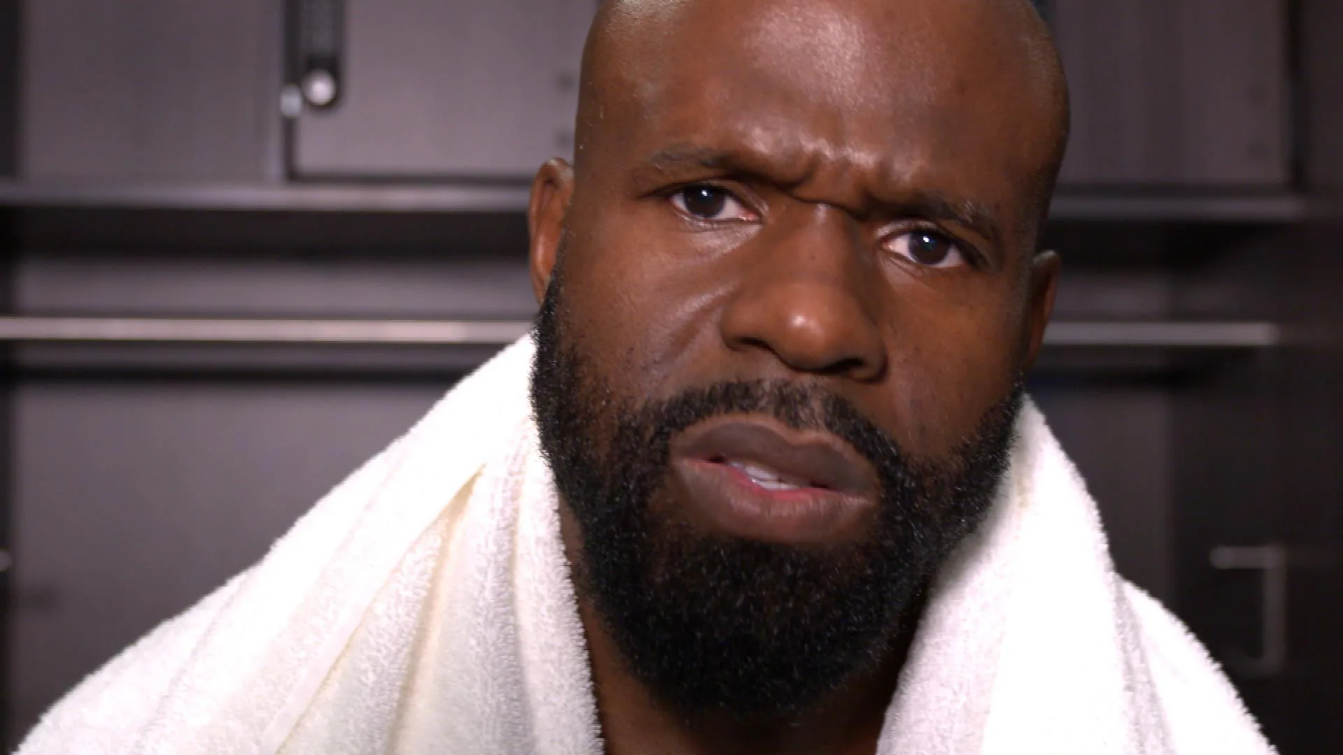 Apollo Crews seguirá afastado da WWE por tempo indeterminado