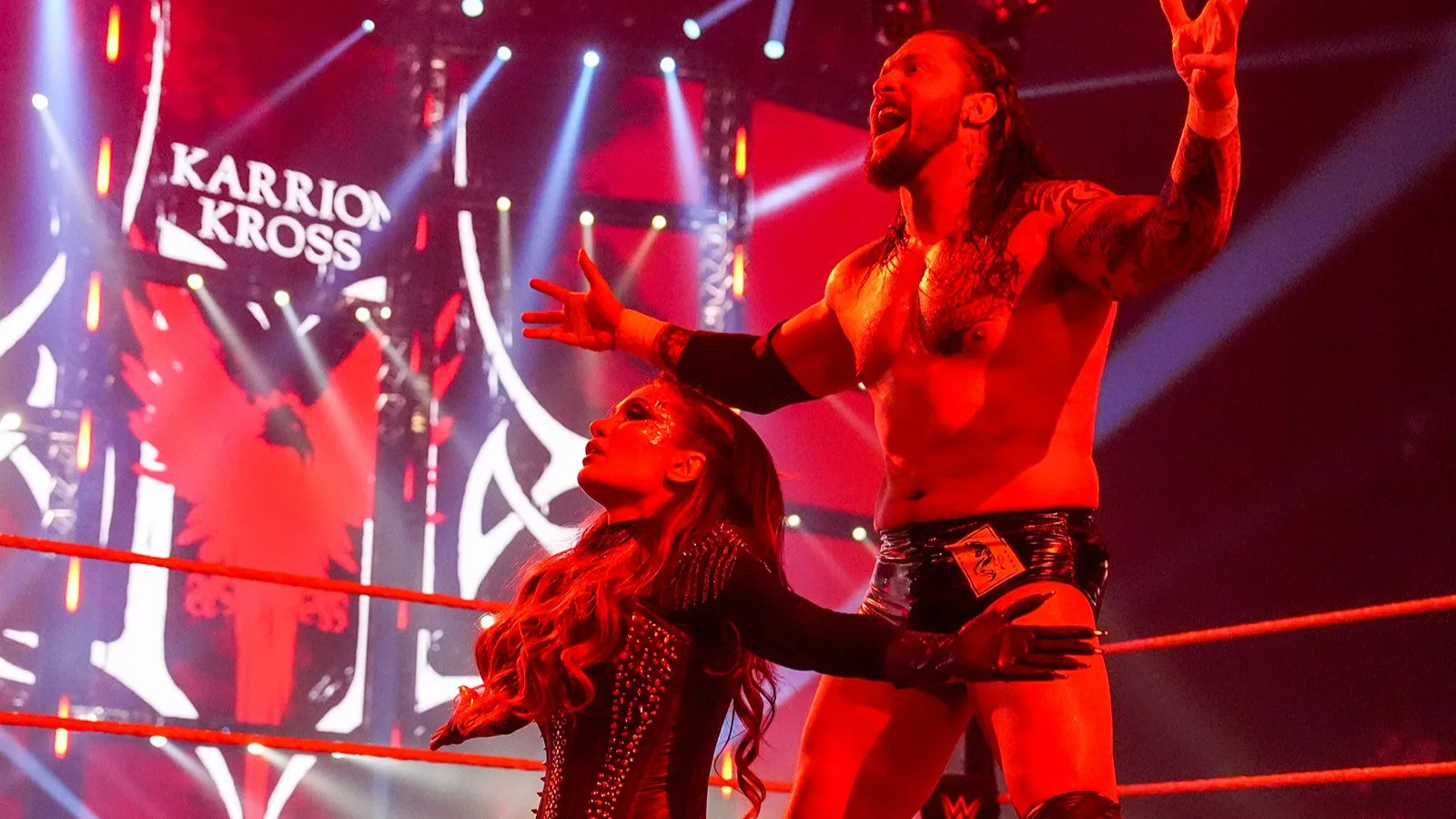 WWE espera renovar contrato de Karrion Kross e Scarlett
