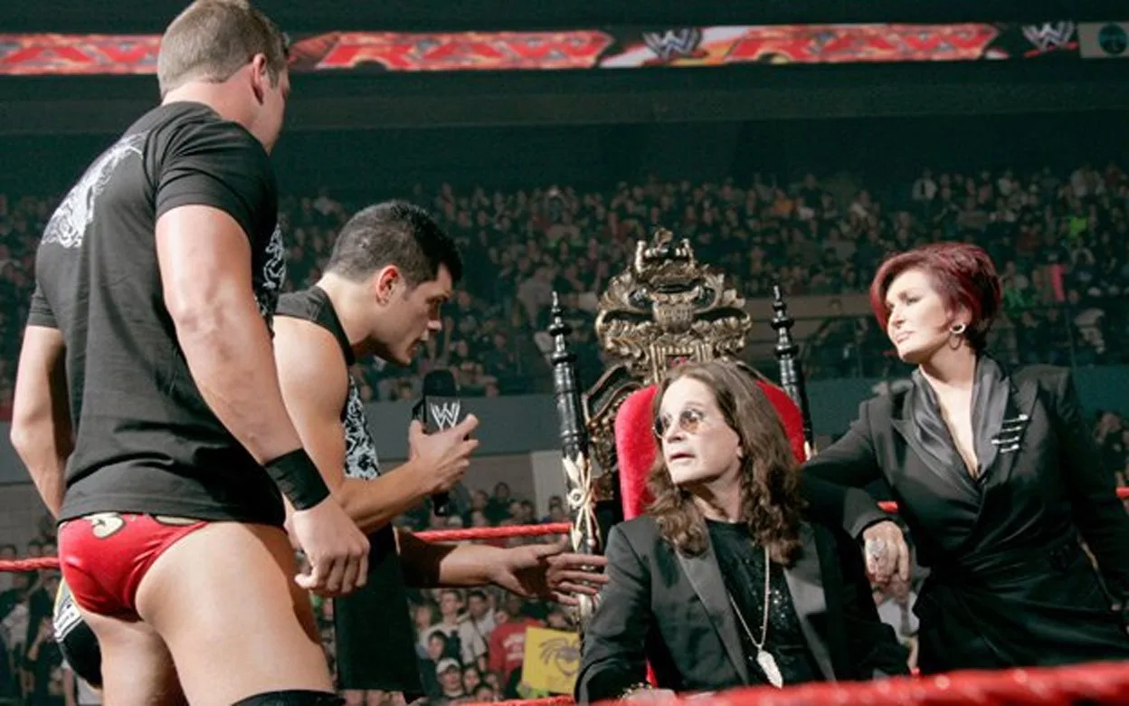 WWE RAW homenageia Ozzy Osbourne após último show