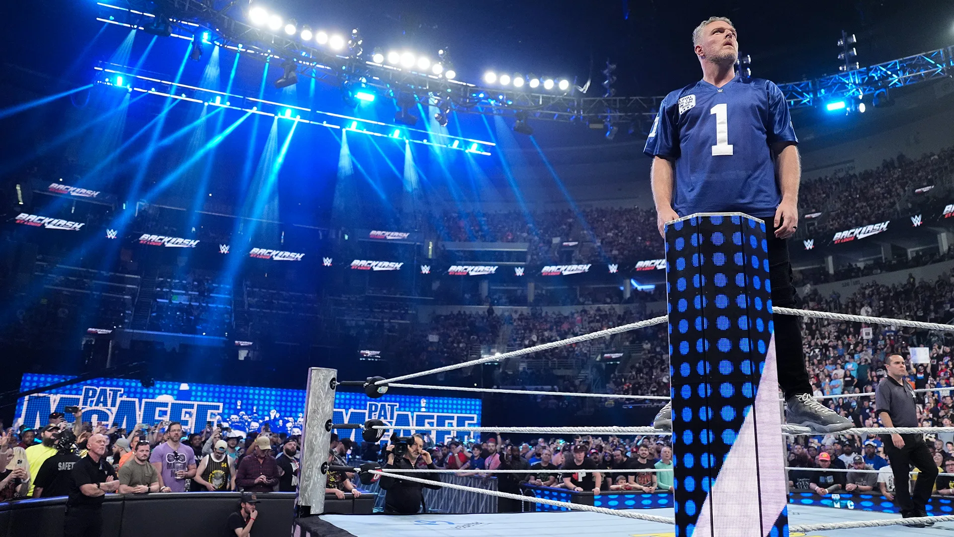 Pat McAfee se ausentará do WWE Raw por vários meses