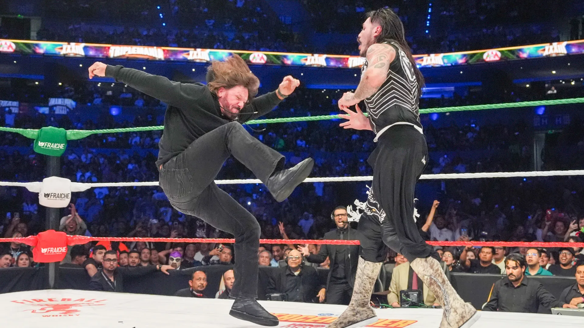AJ Styles atrapalha Dominik no AAA TripleManía XXXIII