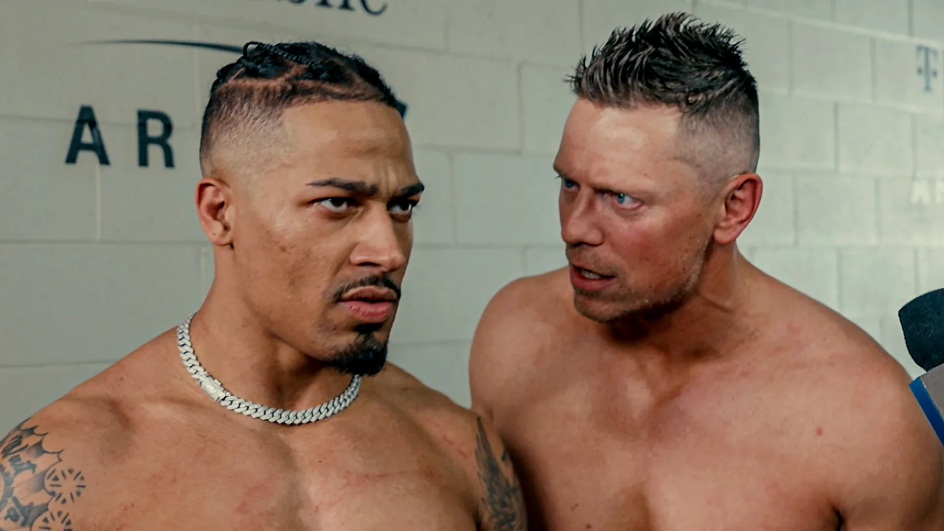 Carmelo Hayes avisa The Miz antes do SmackDown: “sem gracinha”
