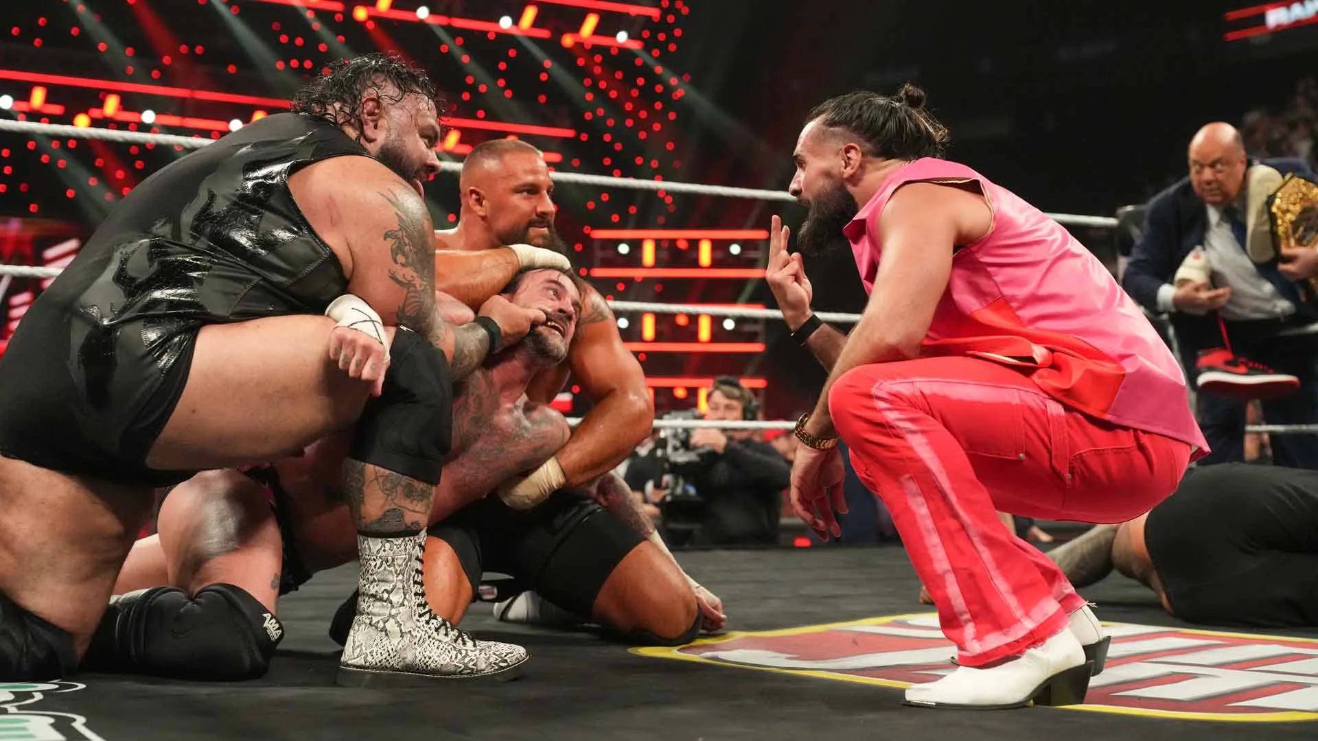 WWE enfrenta mal-estar interno por storyline de Seth Rollins