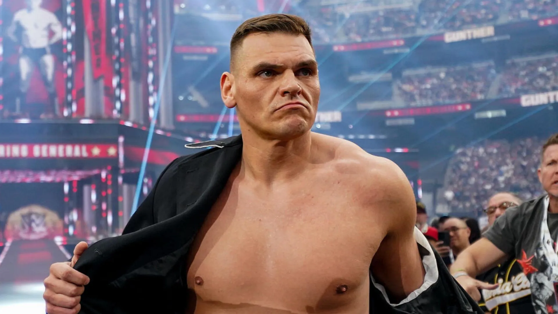 Gunther compartilha momento familiar durante ausência da WWE