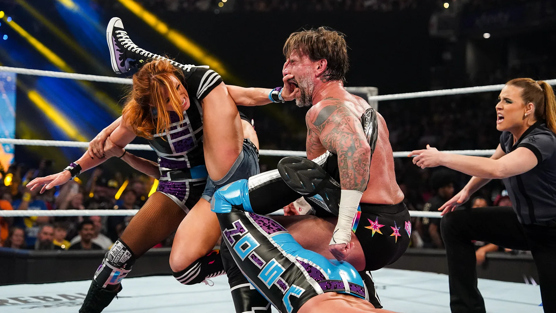 Becky Lynch acusa WWE e árbitra de parcialidade após derrota no Wrestlepalooza