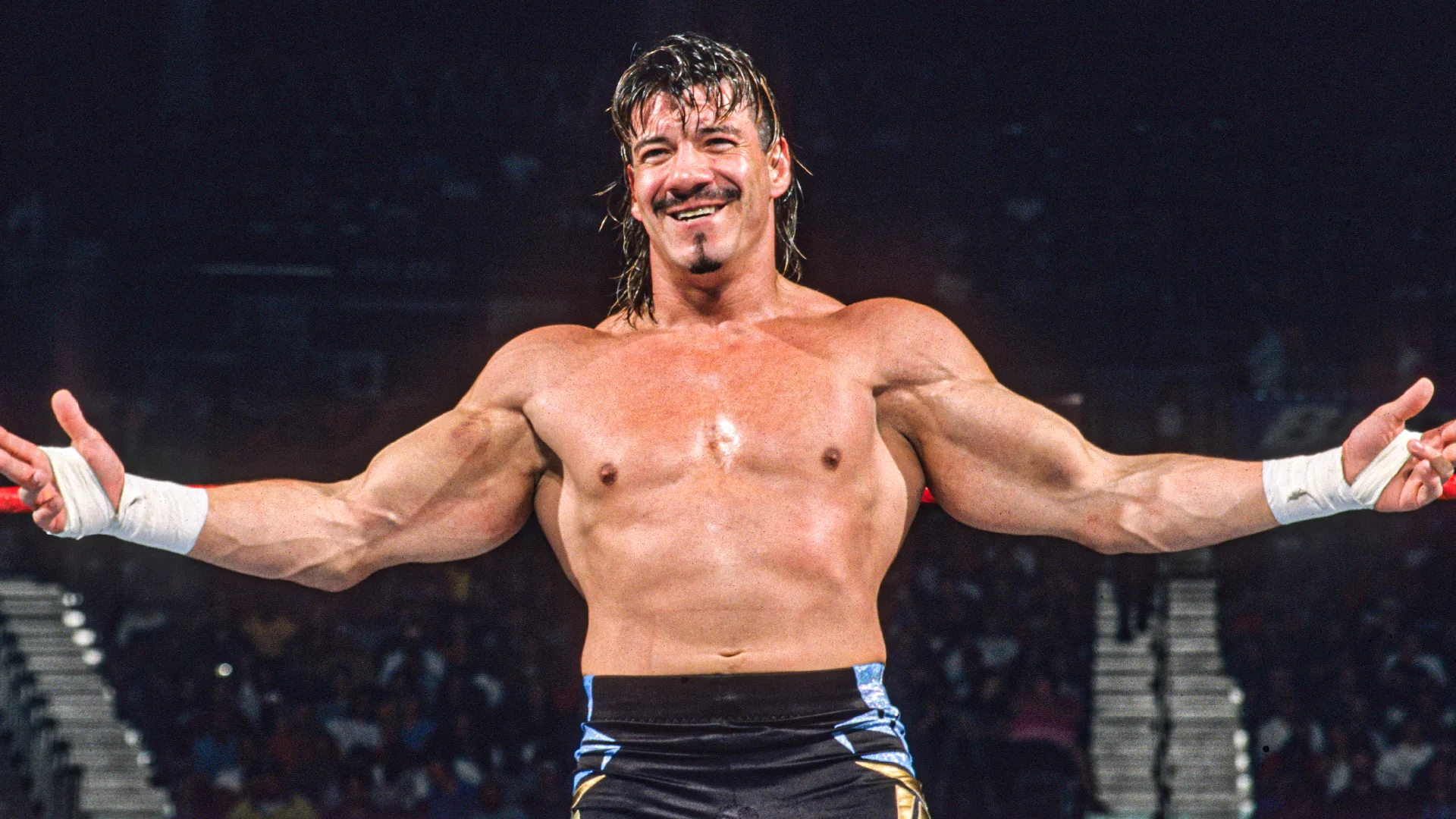 Família de Eddie Guerrero compartilha memórias 20 anos após sua morte