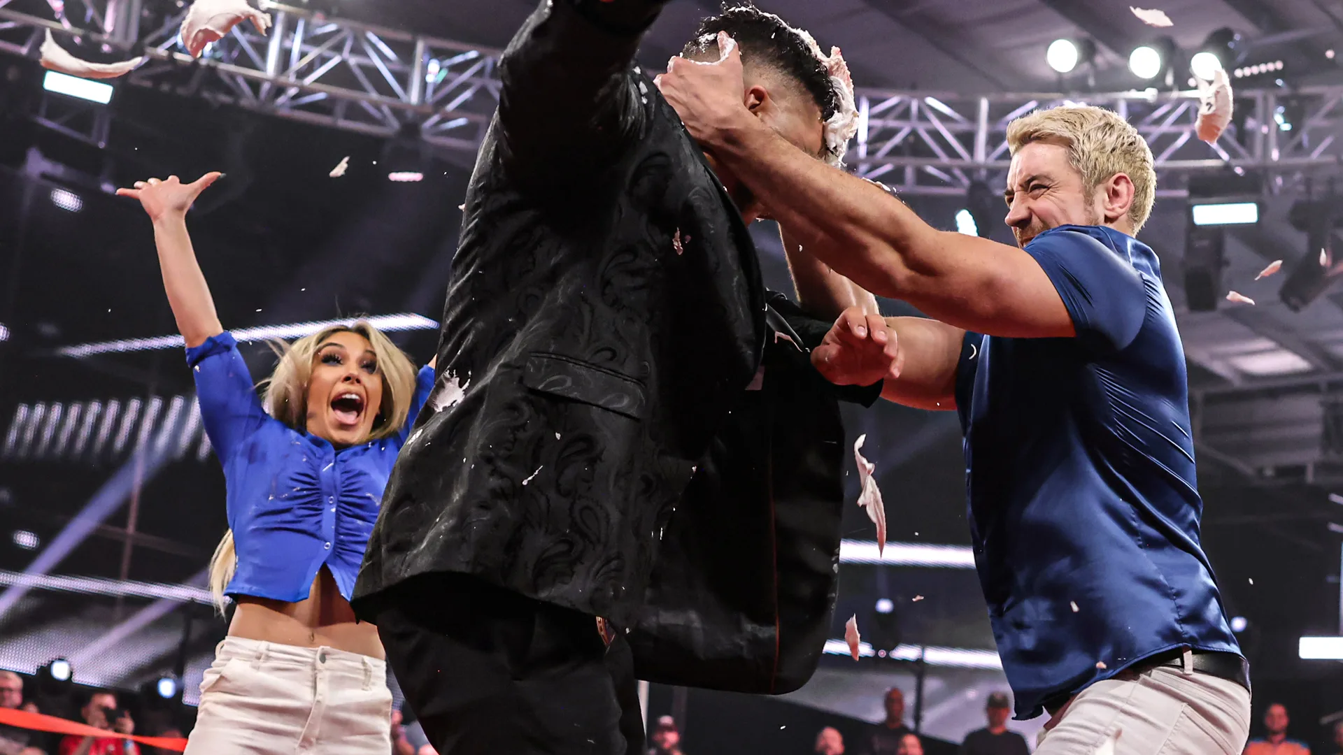 Joe Hendry e Thea Hail se unem por Títulos Mistos da AAA no NXT