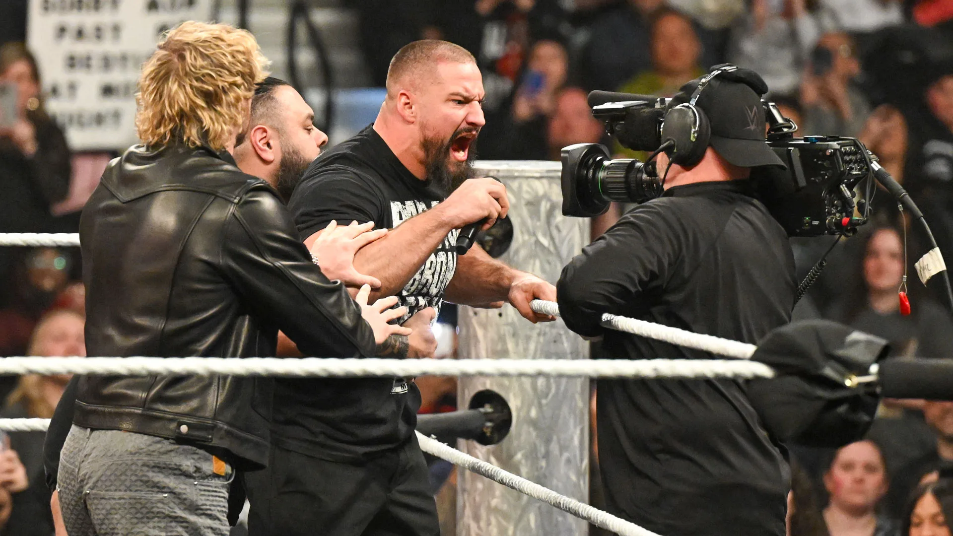 Bron Breakker passa por cirurgia e futuro na WrestleMania é incerto