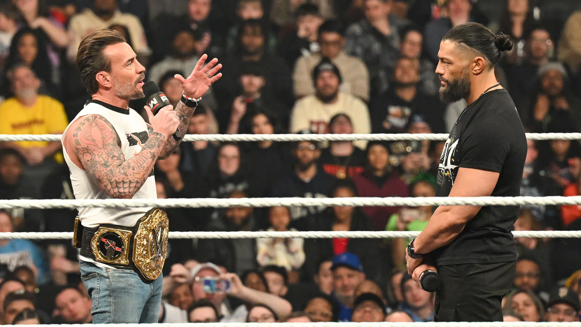 CM Punk comenta rivalidade com Roman Reigns na WrestleMania 42