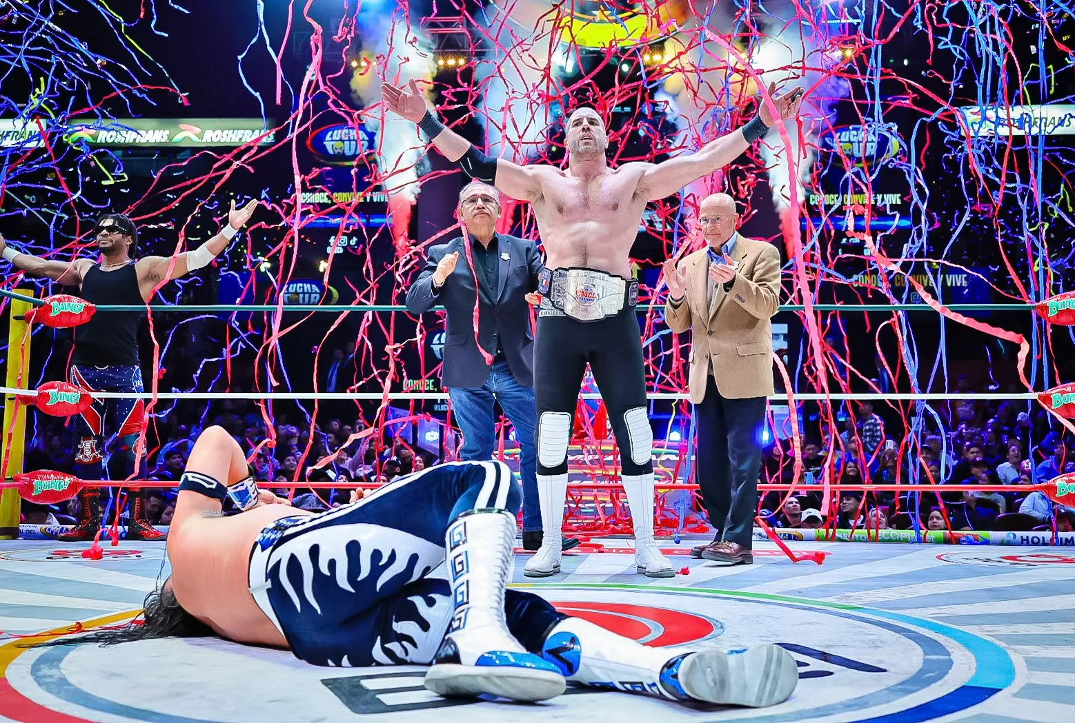 Claudio Castagnoli assina oficialmente com o CMLL em contrato dual